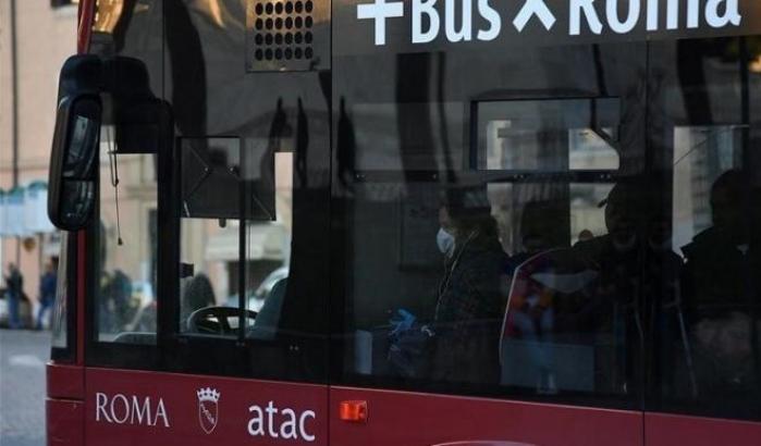 Ecco i 5 punti del piano che gli scienziati propongono per riaprire in sicurezza l'Italia