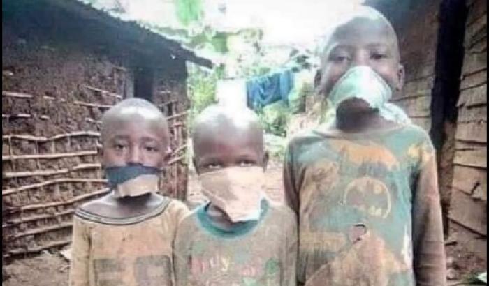 Tre bambini in Africa