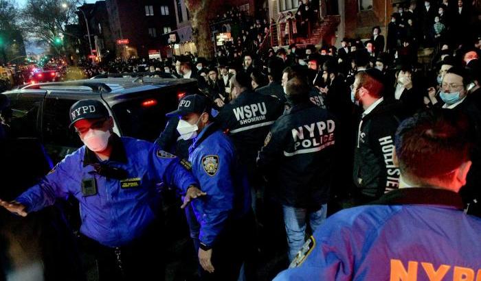 La polizia ai funerali del rabbino Chaim Mertz