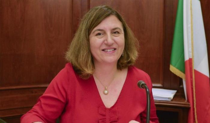 La ministra del Lavoro Catalfo: "Stop ai licenziamenti per altri tre mesi"