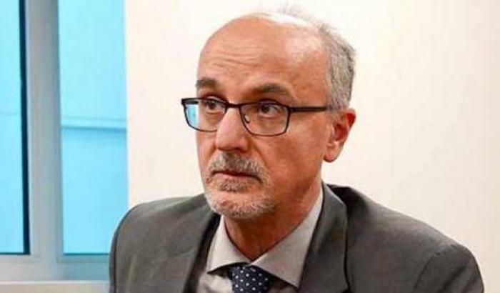 Lopalco costretto a dire ovvietà: "Se si ha la febbre rimanere a casa perché si è molto contagiosi"