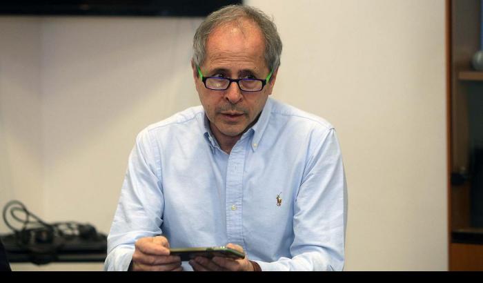 Crisanti avverte: "Prima che il vaccino abbia un impatto ci vorranno mesi"