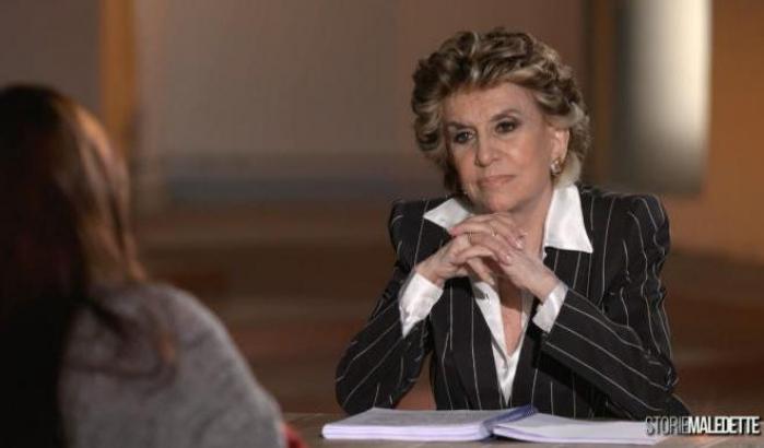 Critica sul sessismo della Leosini: aveva definito 'responsabili' le donne che non lasciano i partner violenti