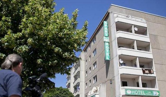 Positivi al Covid nel complesso abitativo a Berlino nel distretto di Friedrichshain