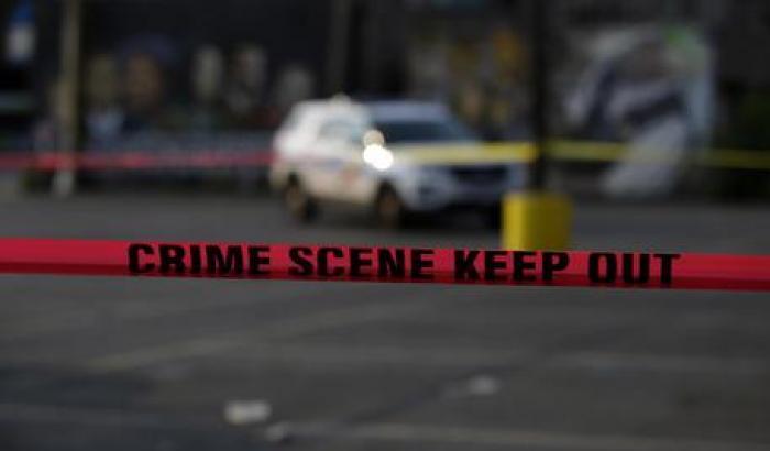 Ennesima sparatoria a Chicago, un bimbo di un anno resta ucciso nell'auto della madre