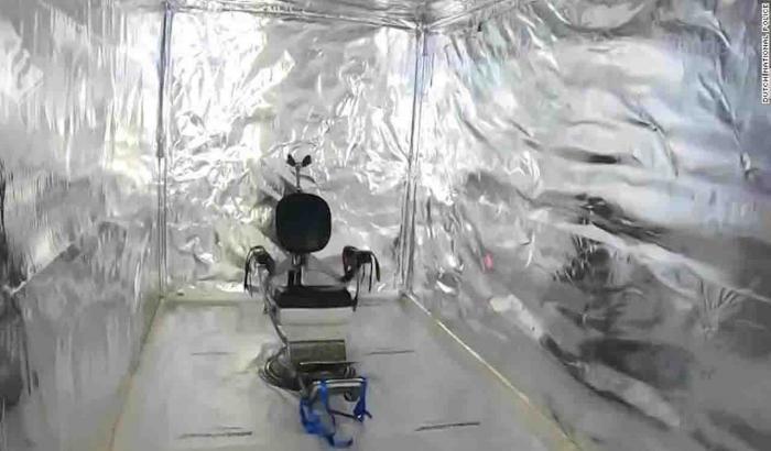 L'orrenda scoperta delle autorità olandesi al confine col Belgio: stanze della tortura all'interno di container