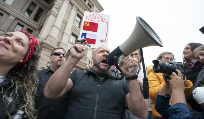 Manifestanti della destra anti-Lockdown