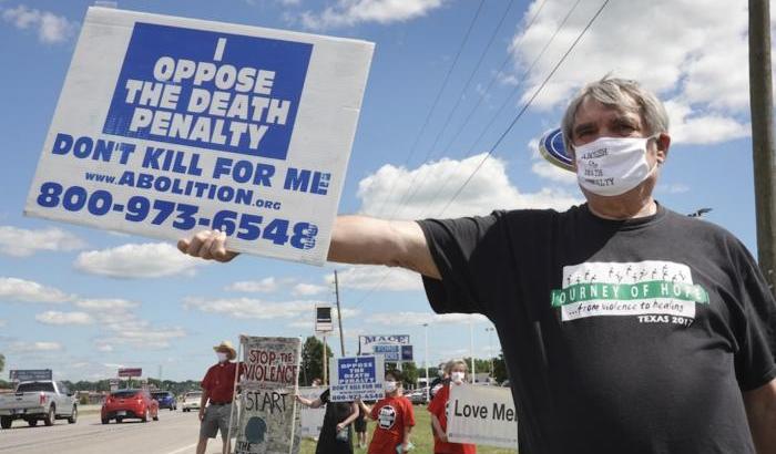 Manifestanti per l'abolizione della pena di morte