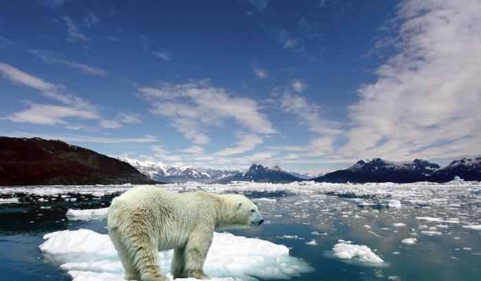 A pochi chilometri dal Polo Nord ci sono 21 gradi. Abbiamo un problema