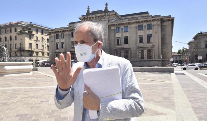 Crisanti: "La situazione non è sotto controllo, l'aumento dei contagi dovuto soprattutto alle scuole"