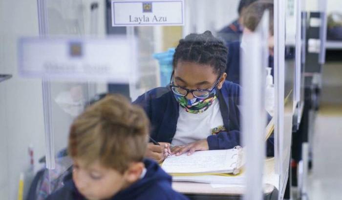 Plexiglass nelle scuole Montreal in Canada