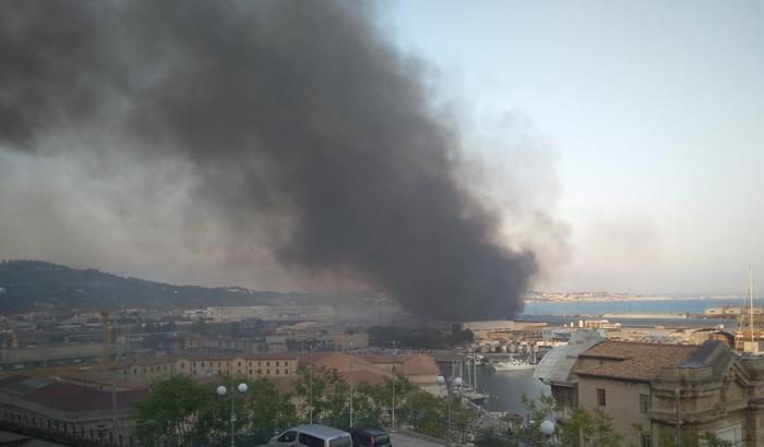 00057D98-il-fumo-anche-stamattina Il fumo anche stamattina