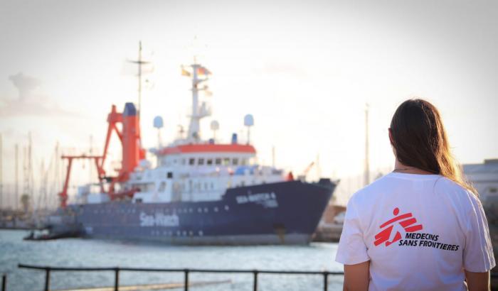 Sea Watch bloccata a Palermo, Medici Senza Frontiere: "L'Italia condanna a morte i migranti in mare"