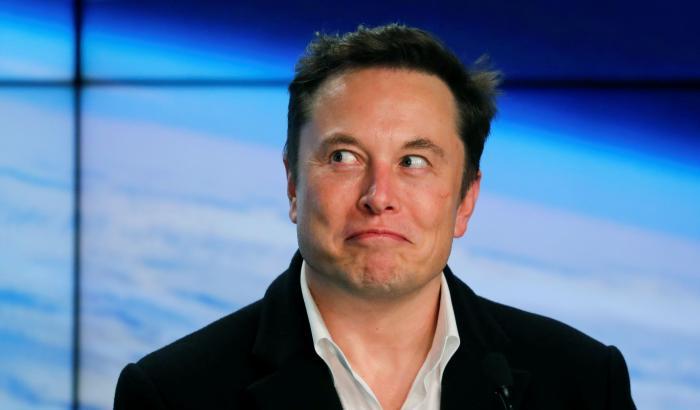 Per Elon Musk sul Covid si sta esagerando: "Non c'è un alto rischio, non vaccinerò i miei figli"