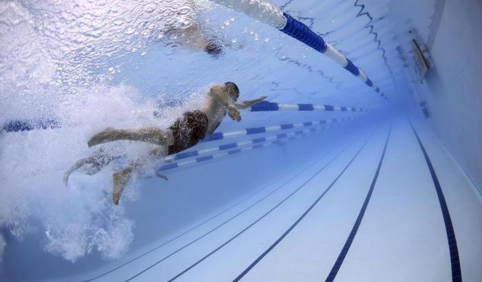 0005810F-nuoto Nuoto