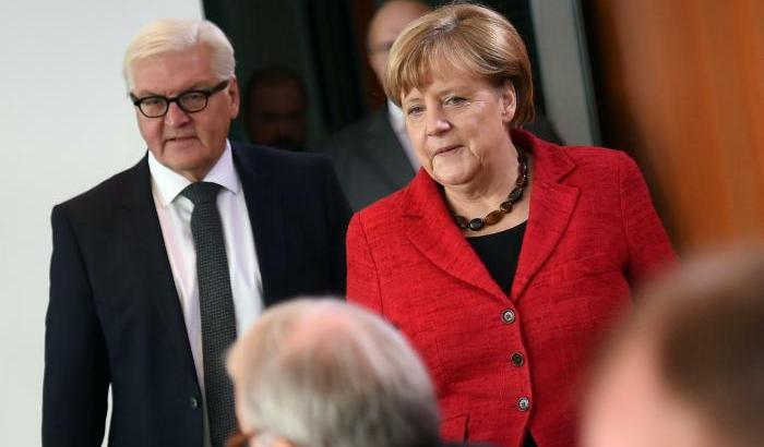 Il presidente tedesco Frank-Walter Steinmeier e Angela Merkel