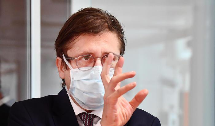 Sileri: "Necessari lockdown mirati su aree fuori controllo"