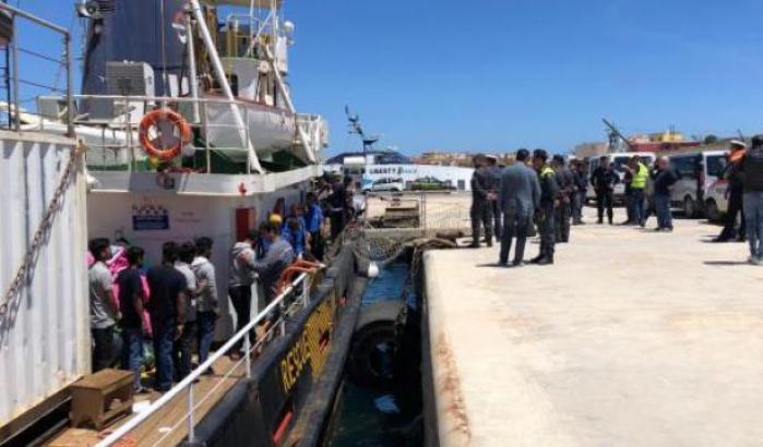 000585D3-migranti-a-lampedusa Migranti a Lampedusa