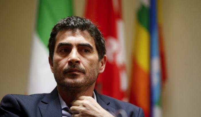 Fratoianni: "Renzi annuncia querela per il suo viaggio a Dubai ma non chiarisce i fatti"