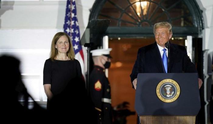 00058F83-amy-barrett-e-trump Amy Barrett e Trump