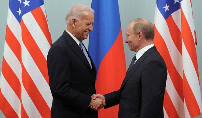 0005901E-putin-e-biden-nel-2011 Putin e Biden nel 2011