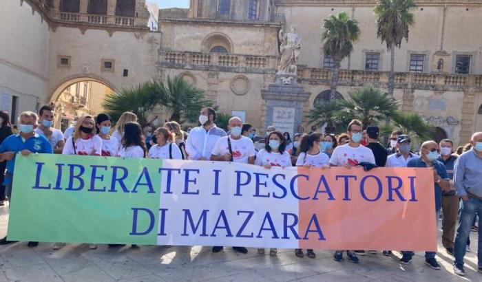 00059067-manifestazione-per-i-pescatori-di-mazara-sequestrati-a-bengasi Manifestazione per i pescatori di Mazara sequestrati a Bengasi