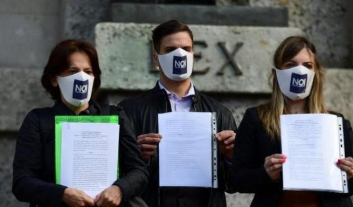 Il comitato delle vittime Covid attacca Salvini: "Sui vaccini avete infangato la Lombardia"