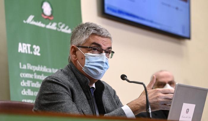 Triste report dell'Iss: "L'Rt 1.03, l'epidemia peggiora e servono nuove misure"