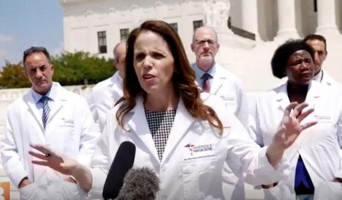 000595EA-simone-gold Simone Gold