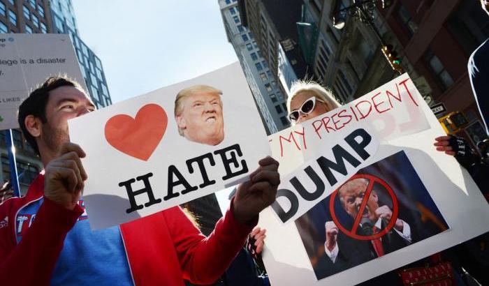 Manifestanti anti-Trump