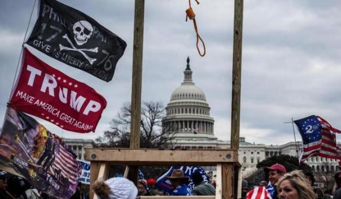 Lo staff di Capitol Hill scrive al Senato: "Condannate Trump, nell'assalto uno di noi è stato ucciso"