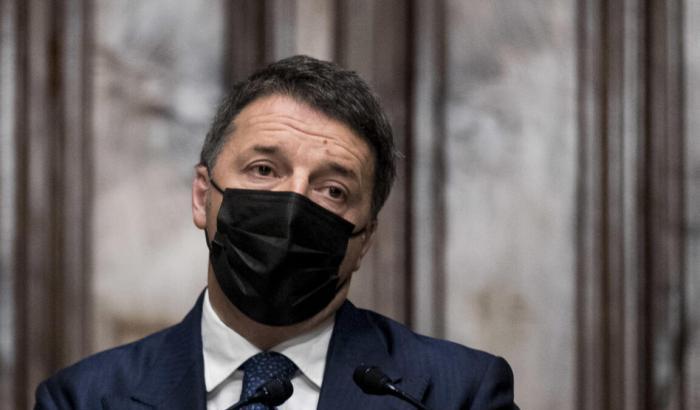 Renzi appoggia Draghi e si auto-incensa: "Abbiamo nuotato controcorrente"