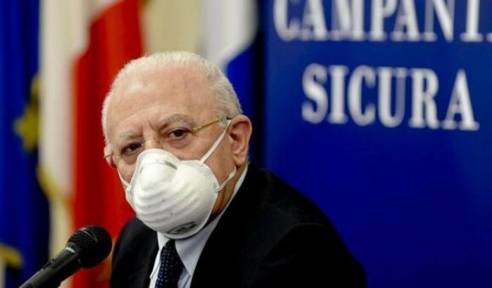 De Luca furioso con i napoletani: "Vi siete divertiti sul lungomare? Così diventiamo zona rossa"