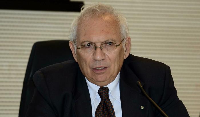 Il ministro Bianchi ammette la sconfitta: “La variante ci ha costretti a chiudere e continuare la Dad”