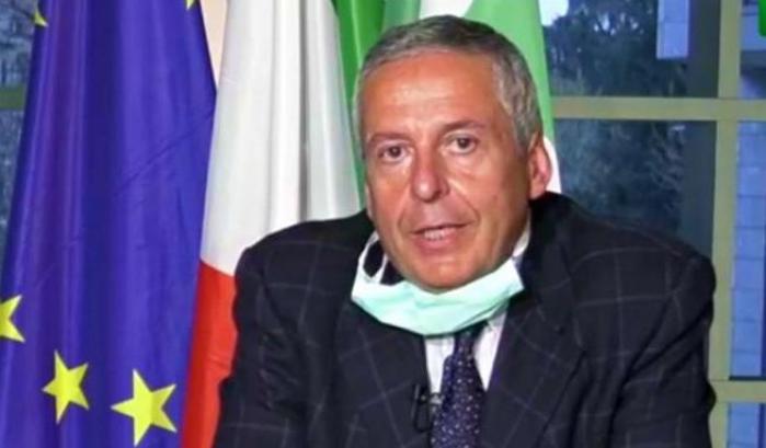 Il virologo Perna: "Con i vaccini e l'arrivo del caldo passeremo un'estate tranquilla"