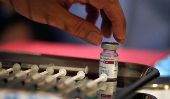 La Germania vieta AstraZeneca alle donne under 60: ecco perché