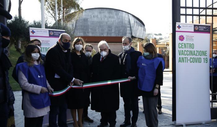 Nicola Zingaretti nell' hub vaccinale Auditorium Parco della Musica (Roma)