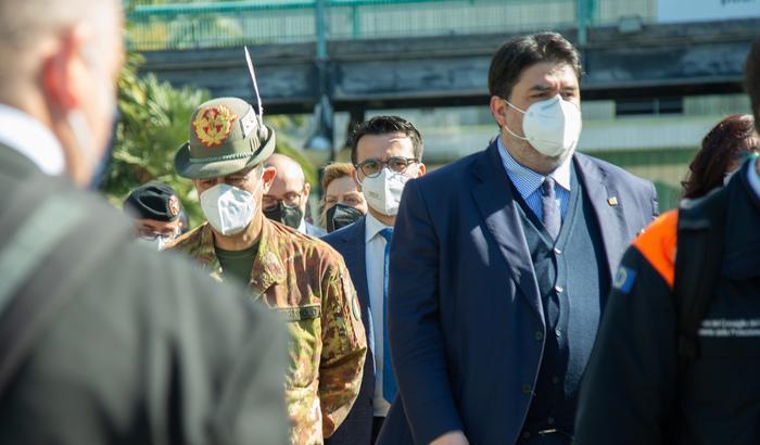 Il commissario Figliuolo con il presidente della regione Sardegna, Solinas