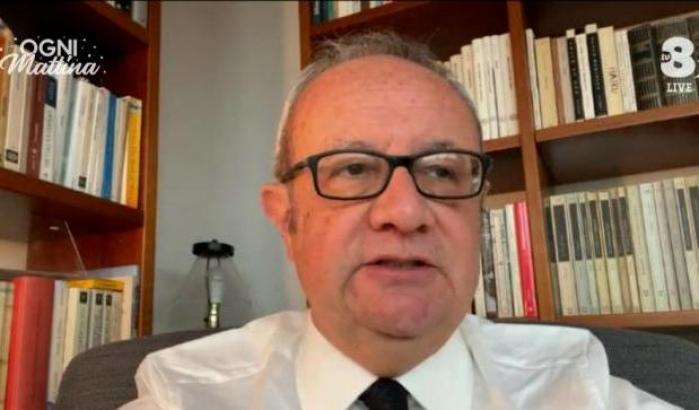 L'immunologo Clerici: "Niente paura, vaccinatevi e sarete protetti anche dalla variante Omicron"