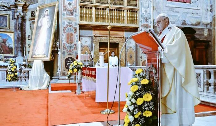 Immenso Francesco: "Condividere i beni non è comunismo ma cristianesimo"