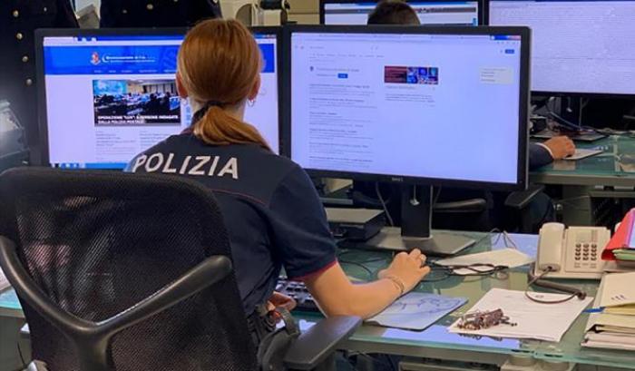 0005AC9B-polizia Polizia