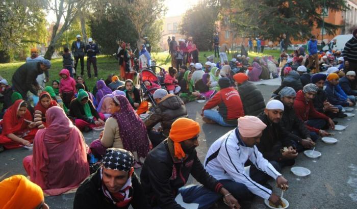 Focolaio Covid nella comunità sikh di Latina, gli esperti: "Non ci sono casi di variante indiana"