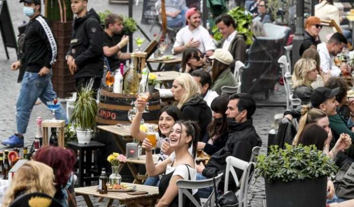 0005AFAA-ristoranti-all-aperto Ristoranti all'aperto