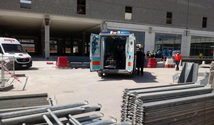 Altra tragedia sul lavoro: un operaio 52enne precipita e muore nel varesotto