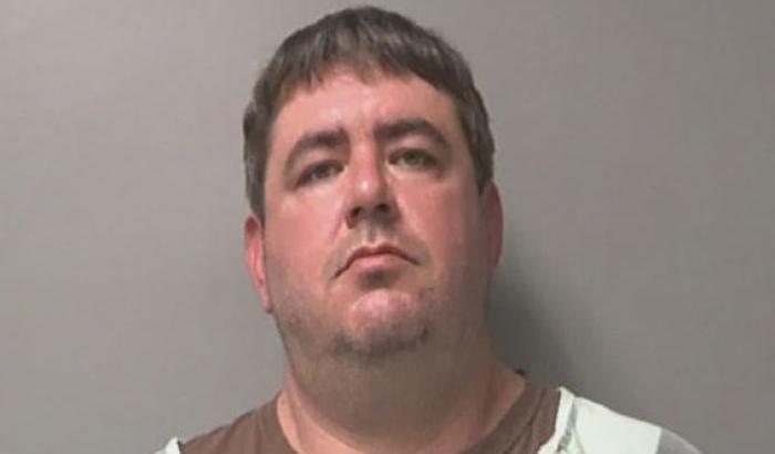 Shane Wayne Michael, no vax condannato a 10 anni di reclusione per aver picchiato, sputato e insultato un uomo