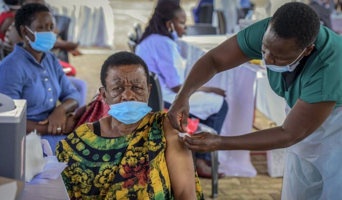 L'Oms preoccupato: "La terza ondata rischia di essere la peggiore in Africa"