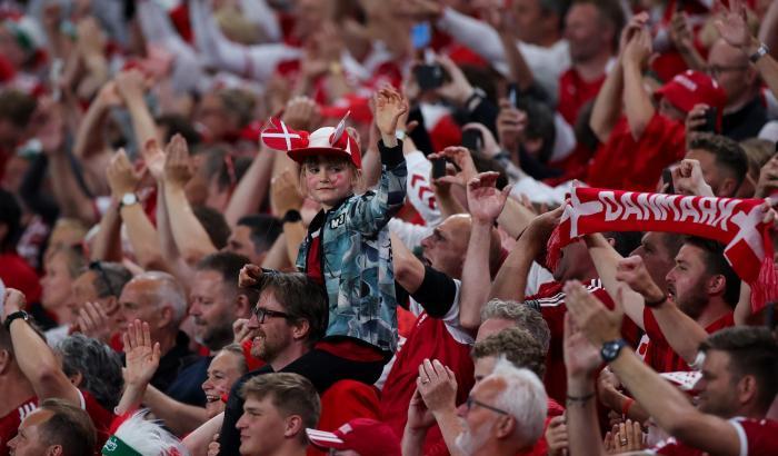 0005B8F5-tifosi-danesi-agli-europei Tifosi danesi agli Europei