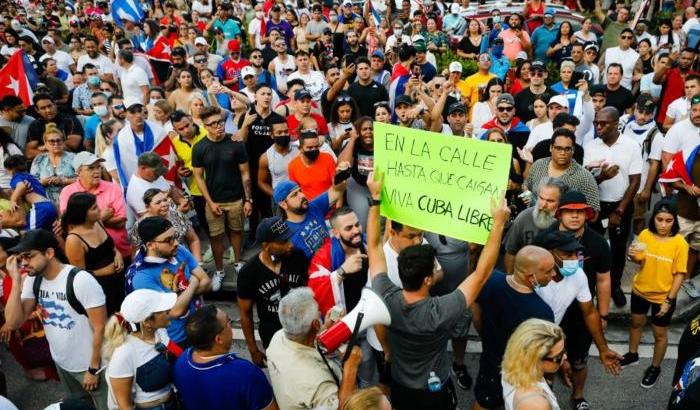 0005BCB6-protesta-a-cuba Protesta a Cuba