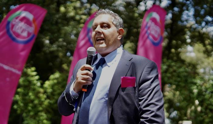 Anche Toti a tappetino su Berlusconi: "Ha titolo per il Quirinale, no a pregiudizi contro di lui"