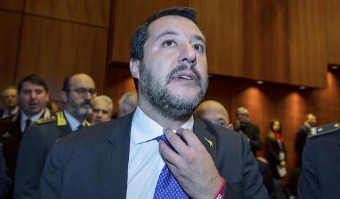Salvini, altro volgare attacco a Lamorgese: "Si stupra e accoltella e lei dorme"